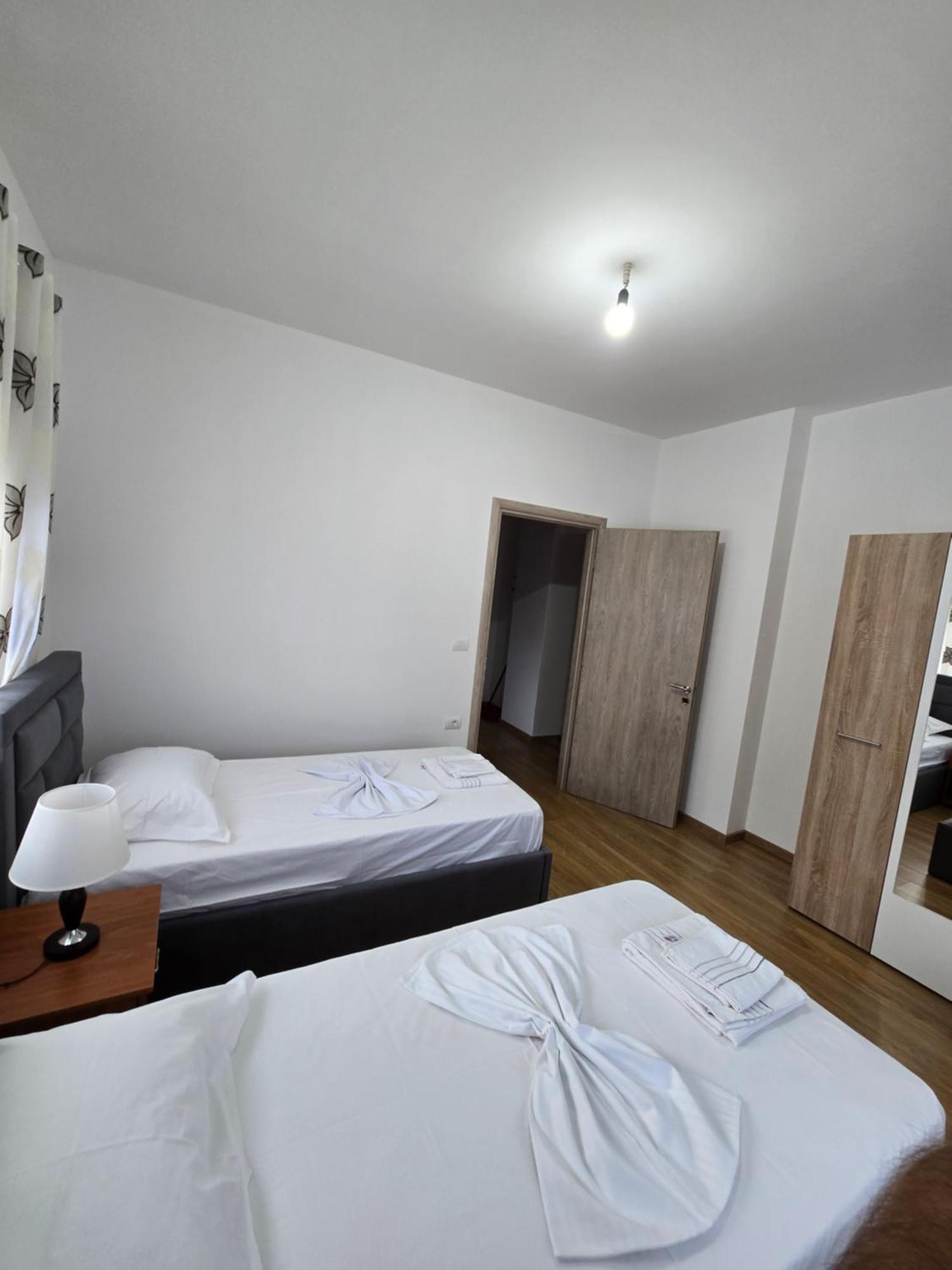 Brana Apartments Sarandë Exterior foto